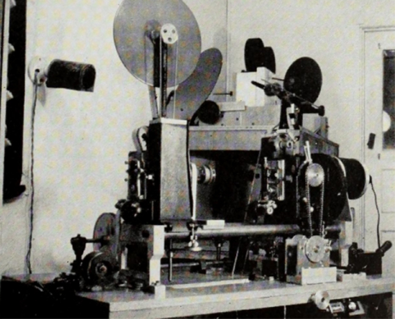 William Draper’s optical printer of 1940, configured with a travelling matte in the camera head. Photograph: International Photographer, April 1940.